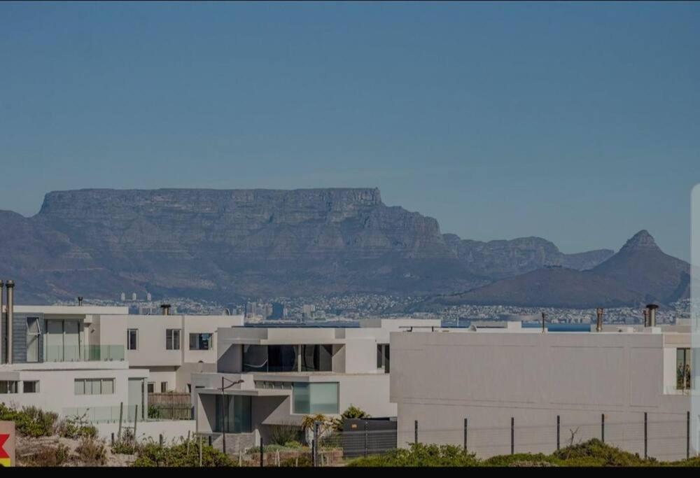 Beachfront 3-Bedroom With Robben Island Views Città del Capo Esterno foto